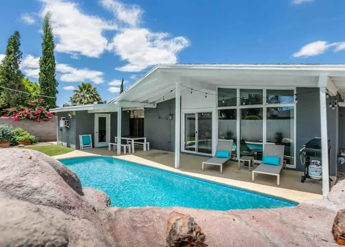 Walk To Old Town, Free Heated Pool W Waterfall Scottsdale